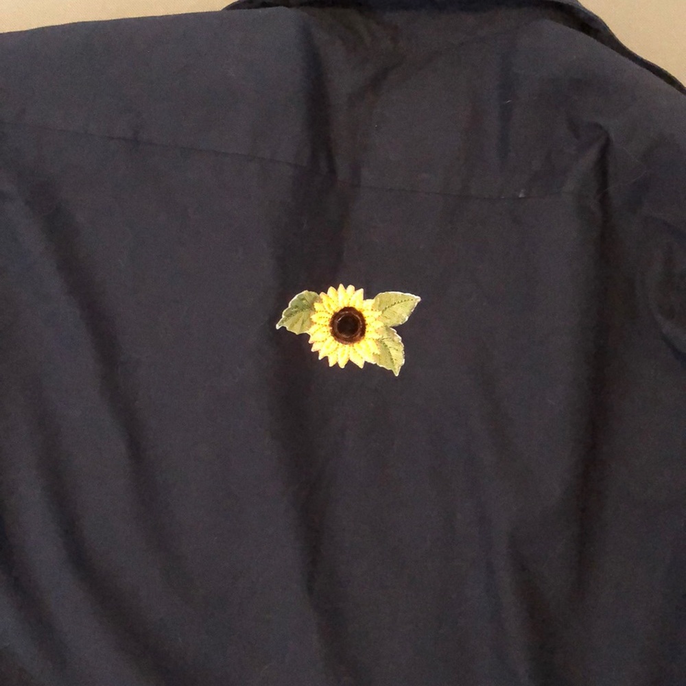 cute Get Lucky sunflowers & bees women’s M shirt - Picture 9 of 12